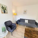 Winsbury Way 3 Bedroom Long Semesterbostad
