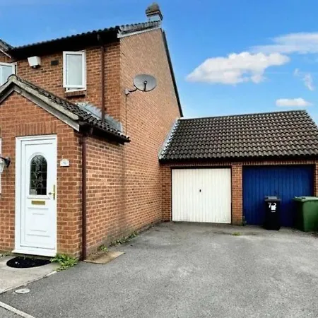 Semesterbostad Winsbury Way 3 Bedroom Long