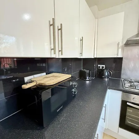 Winsbury Way 3 Bedroom Long Bristol