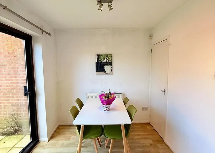 Winsbury Way 3 Bedroom Long Casa vacanze *