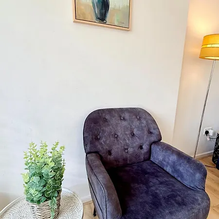 Winsbury Way 3 Bedroom Long *