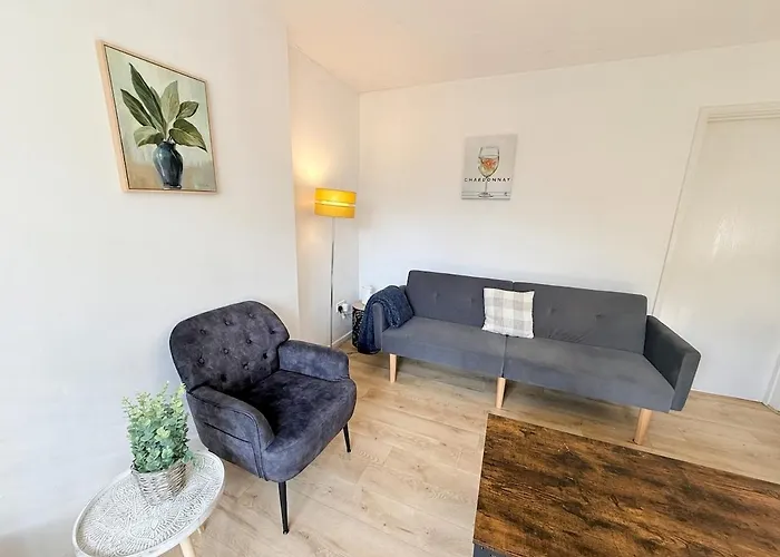 Winsbury Way 3 Bedroom Long Holiday home