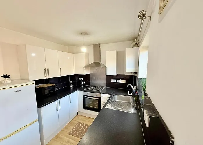 Winsbury Way 3 Bedroom Long Holiday home Bristol